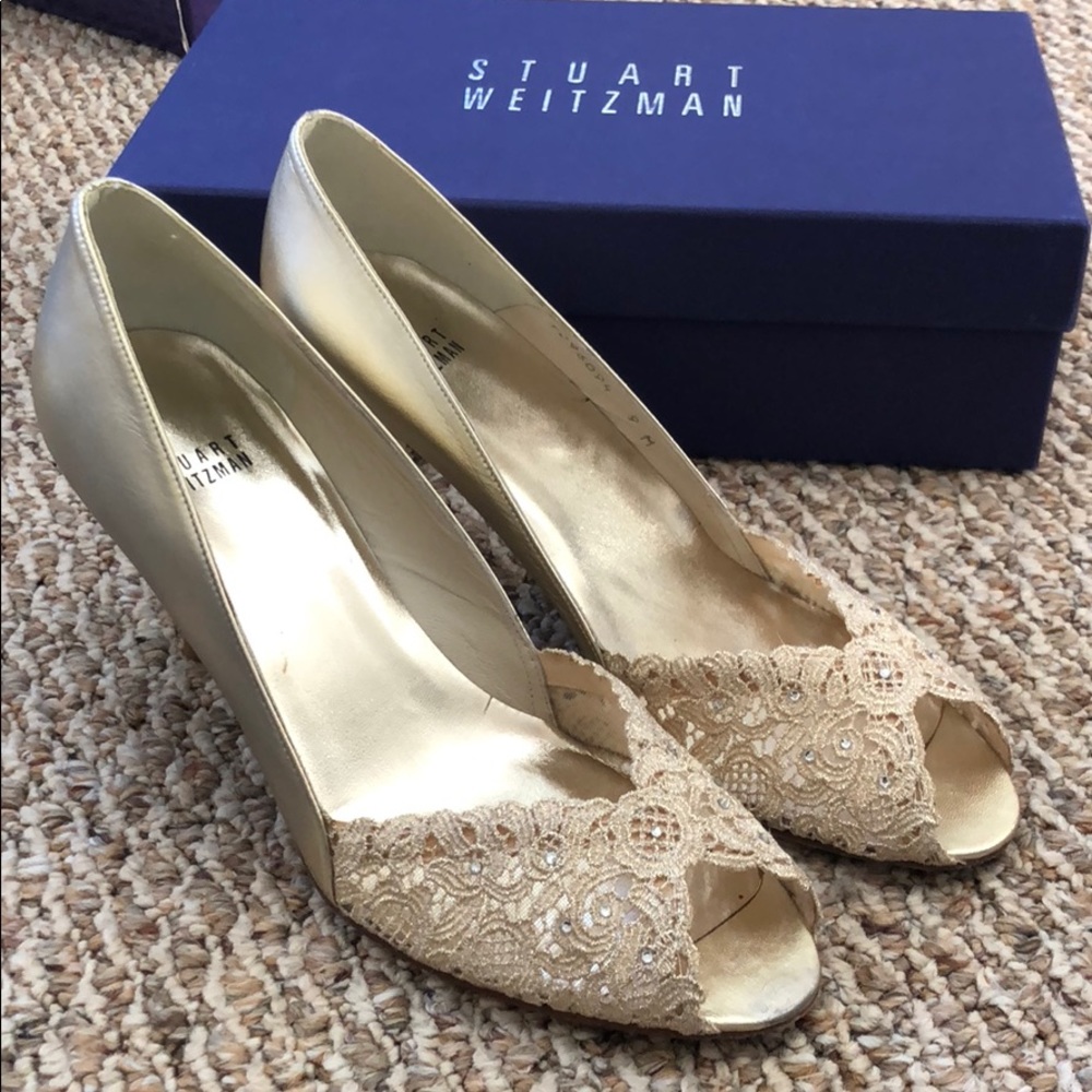 Stuart Weitzman Sz 9 Gold Chantilly Lace Heels